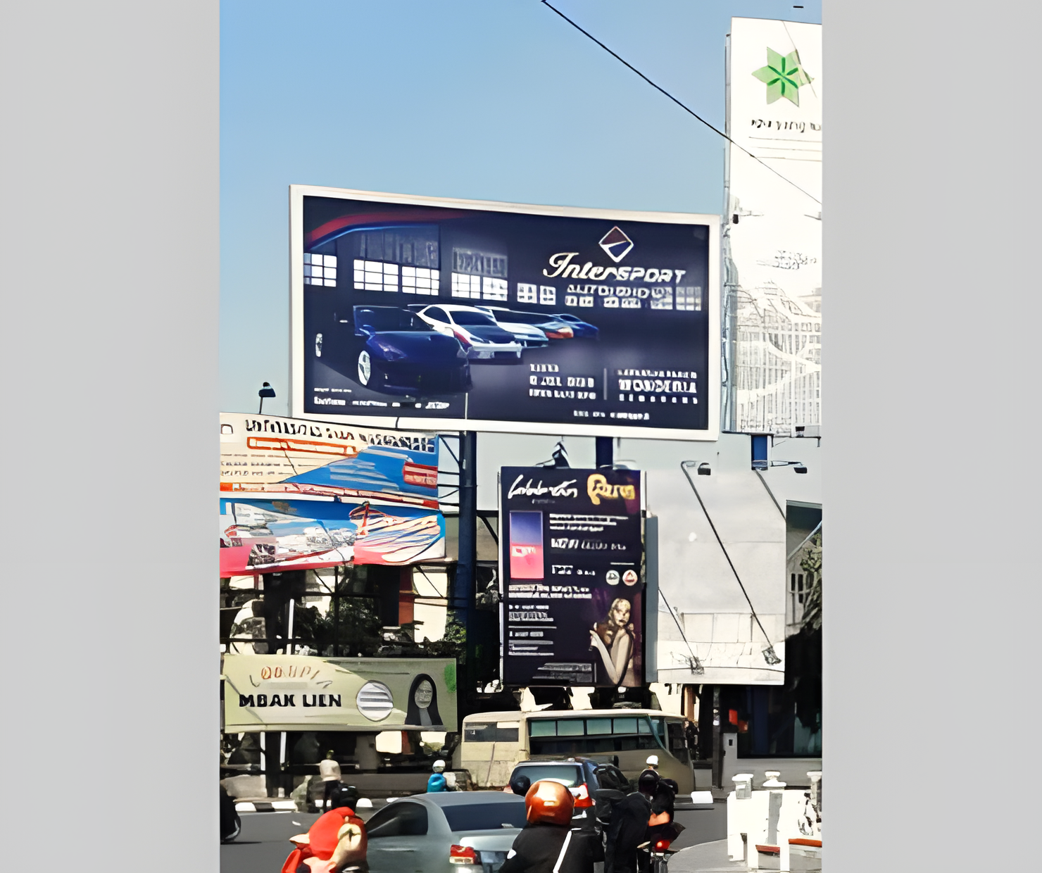 Upscale 4× dari foto arsip Citra; bukan bukti detail baru. Intersport — Billboard