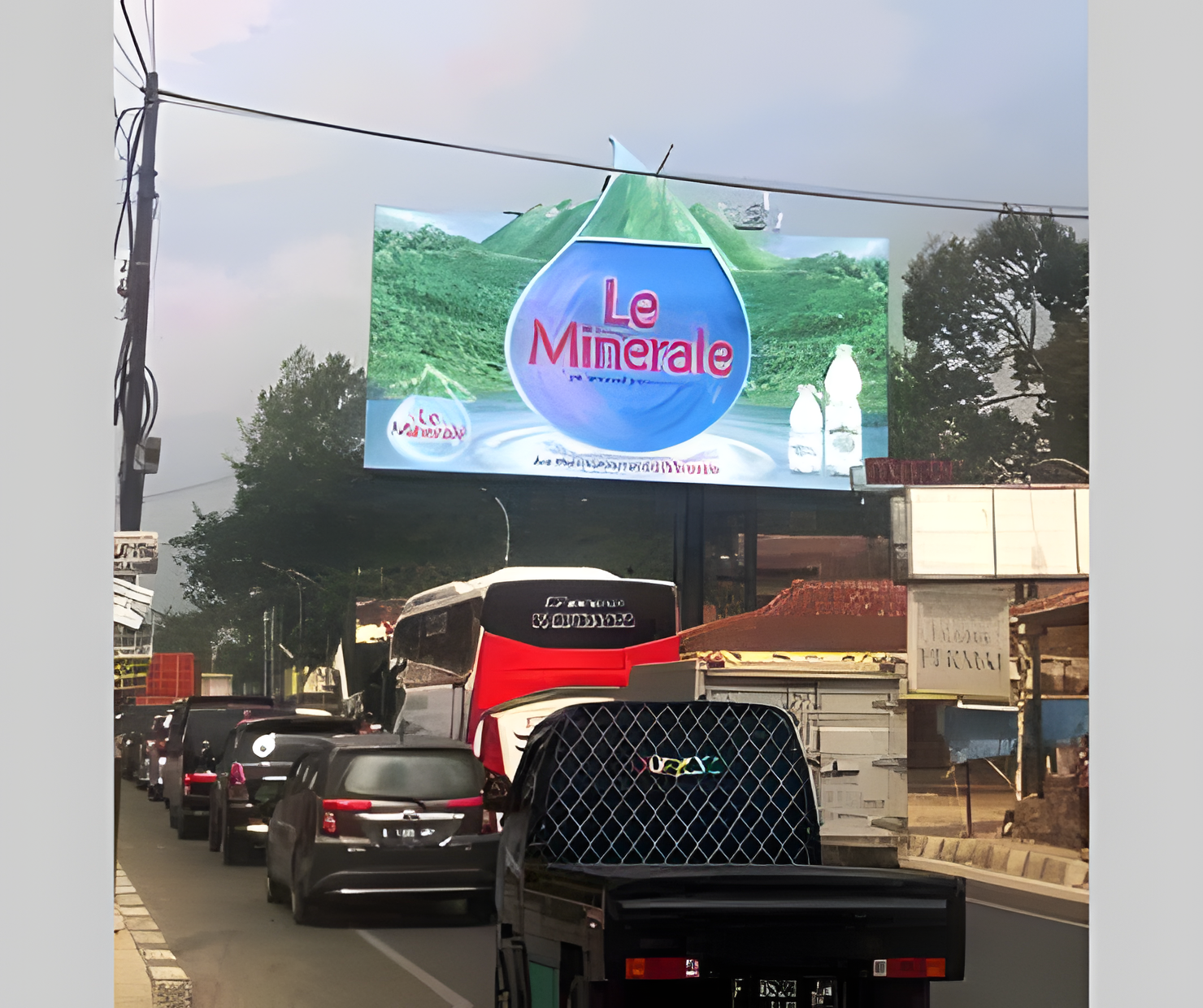 Upscale 4× dari foto arsip Citra; bukan bukti detail baru. Le Minerale — Videotron